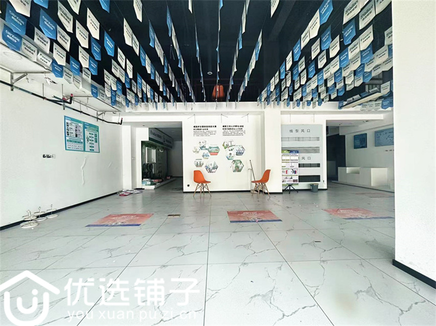 西外金龙大道129平三开间空铺转让(可分转)