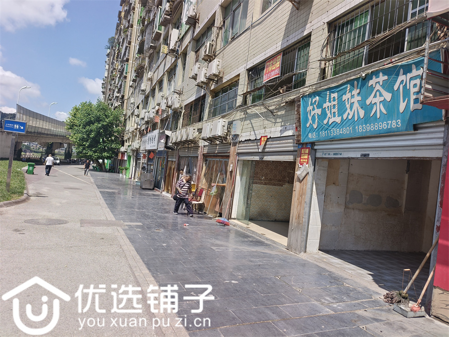 市内滨河路70㎡商铺出租(可单租一个)