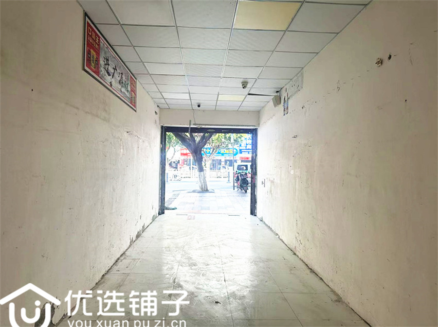 南外宏源小区门口38平房东直租无转让费(带夹层)