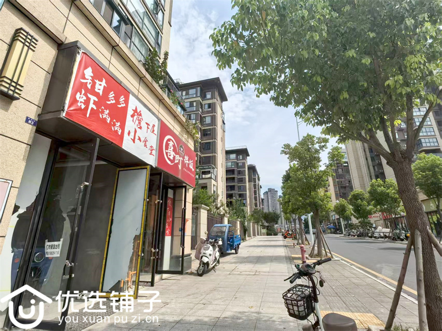 西外四季花城35㎡门市1万低价转让(三通)