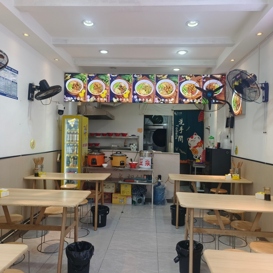 北外东城派出所门口40㎡面馆转让