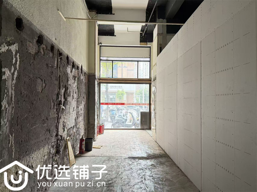 西外万豪一品门口60平旺铺出租