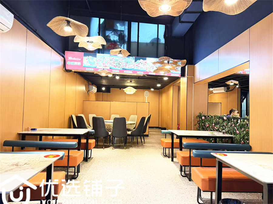 西外金龙大道190平双开间餐饮店转让(通气可外摆)