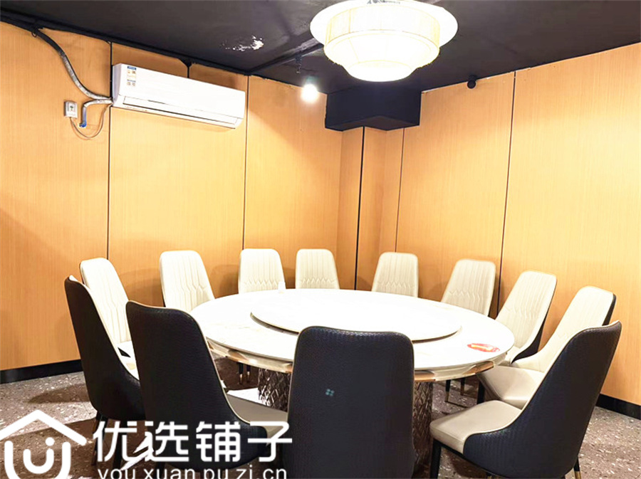 西外金龙大道190平双开间餐饮店转让(通气可外摆)