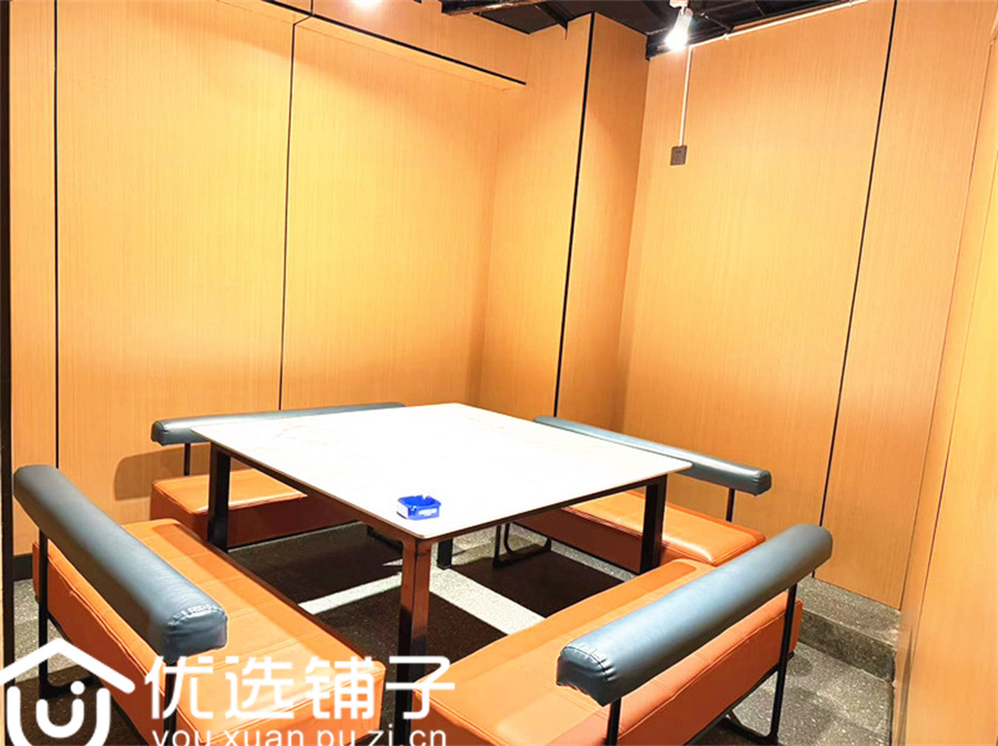 西外金龙大道190平双开间餐饮店转让(通气可外摆)