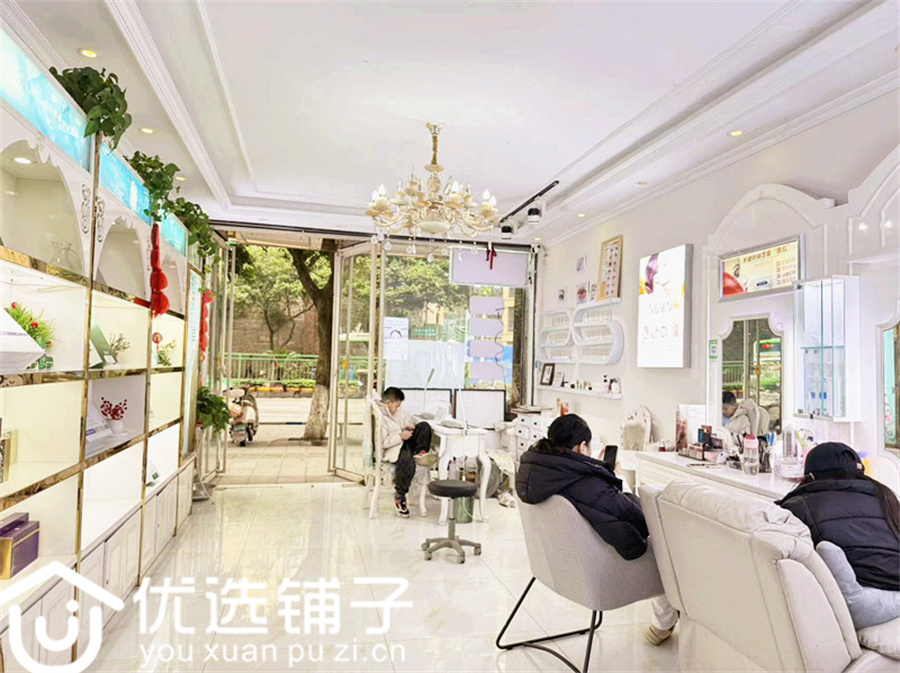 南外领域广场旁50平美容院转让(可空转)