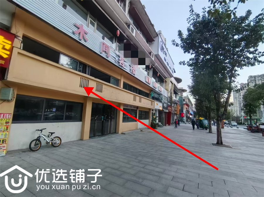 西外巨鑫园小区门口300平4开间门市出租