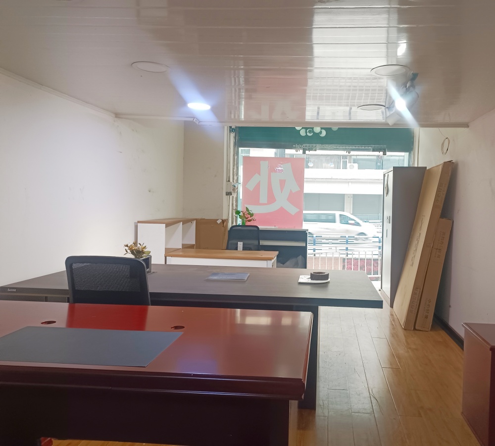 市内红旗桥42㎡商铺出租(租金便宜)