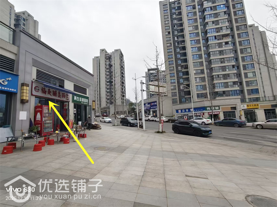 经开区春风屿湖52平餐馆低价急转(可外摆)