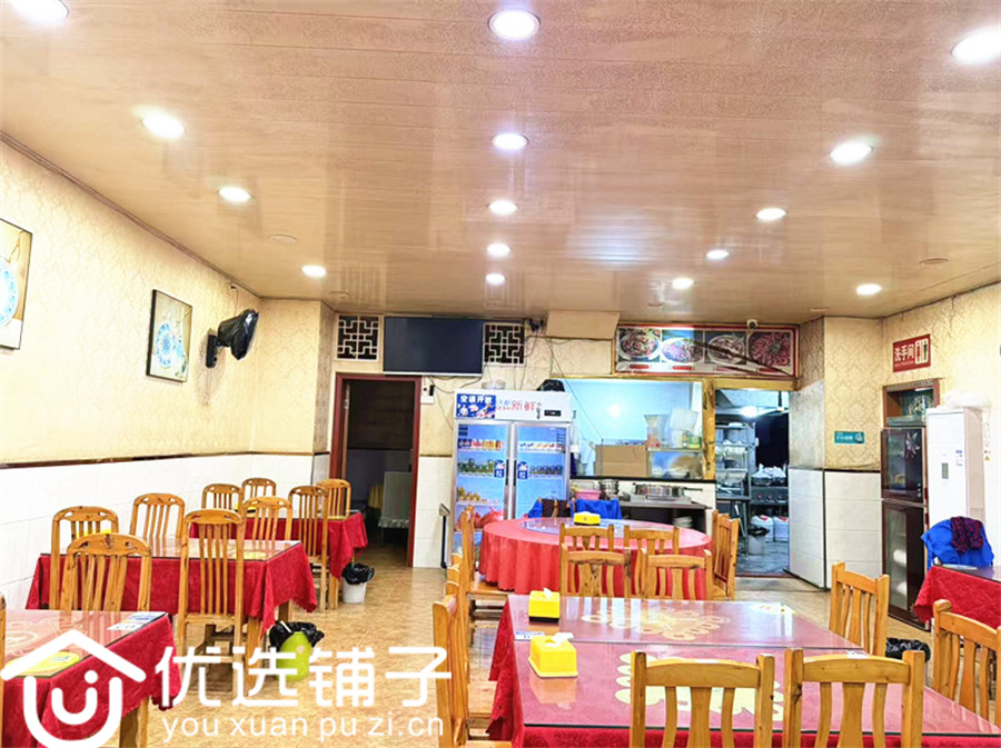 西外阳平农贸市场旁100平双开间餐饮店转让(20年老店)