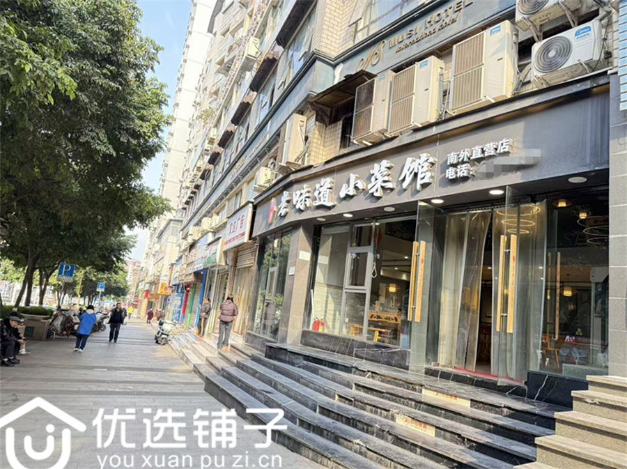 南外达三中对面200平三开间转角餐饮店转让