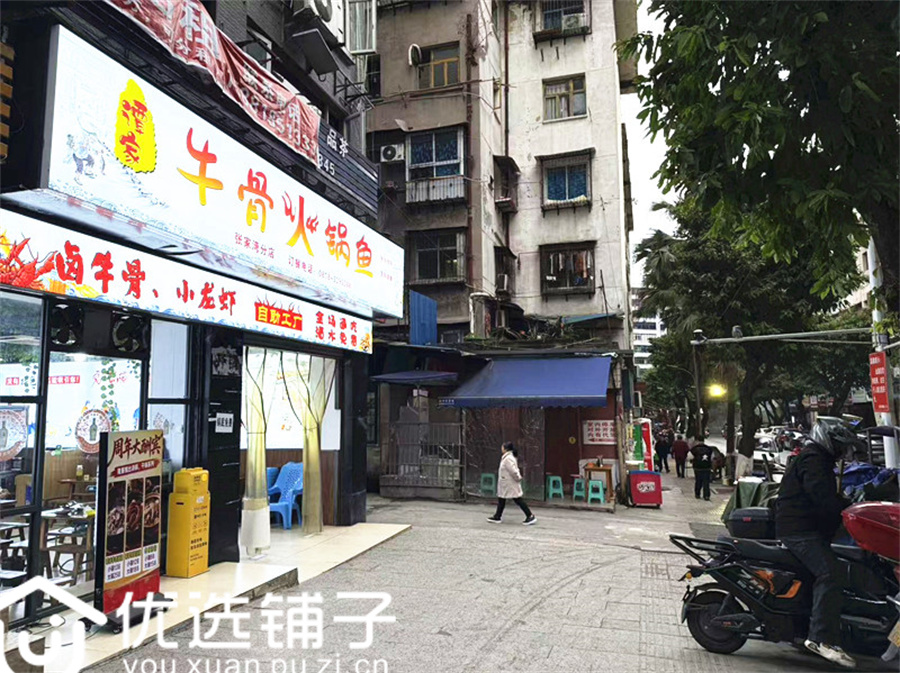 市内张家湾110平双开间鱼火锅店转让(水电气三通)