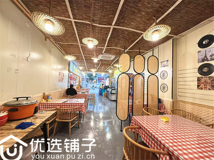 西外恒阳骊都103平餐饮店转让(水电气三通)