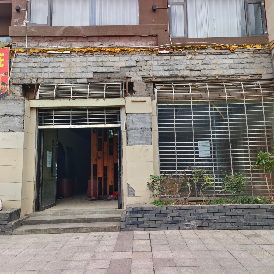 南外仙鹤路80㎡商铺出租(带200左右库房)