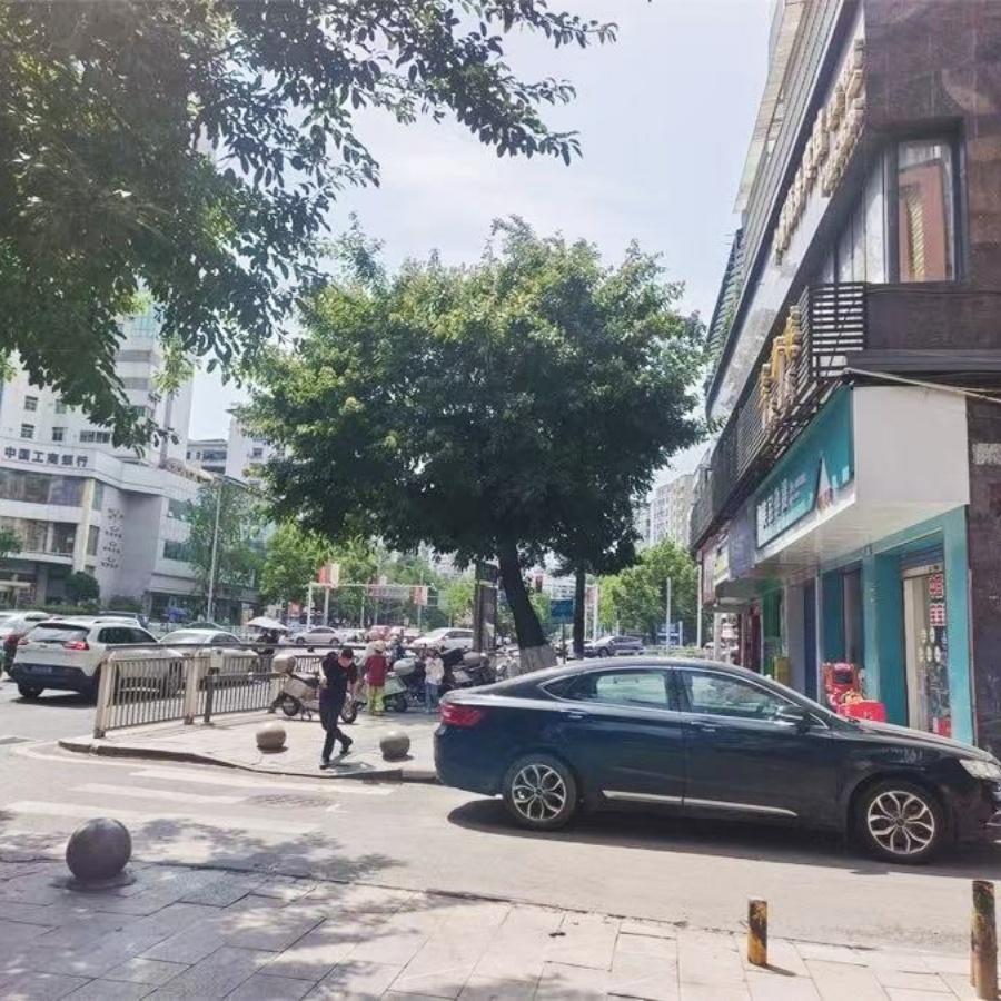 南外三叉路口160㎡商铺出租