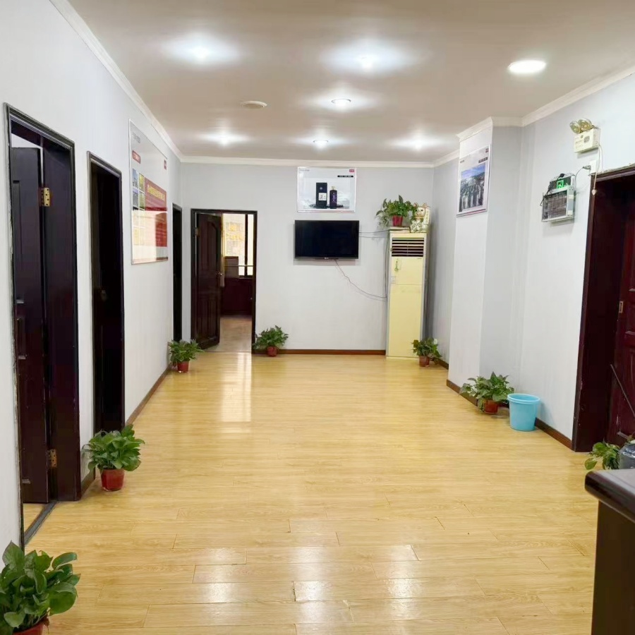 南外三叉路口160㎡商铺出租