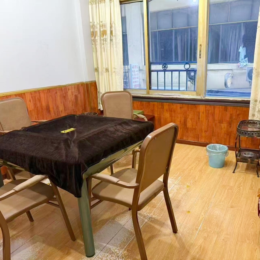 南外三叉路口160㎡商铺出租