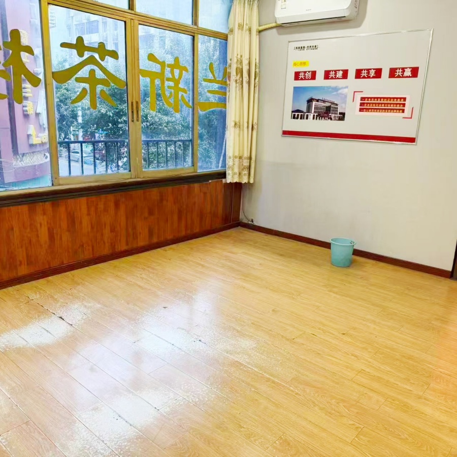 南外三叉路口160㎡商铺出租