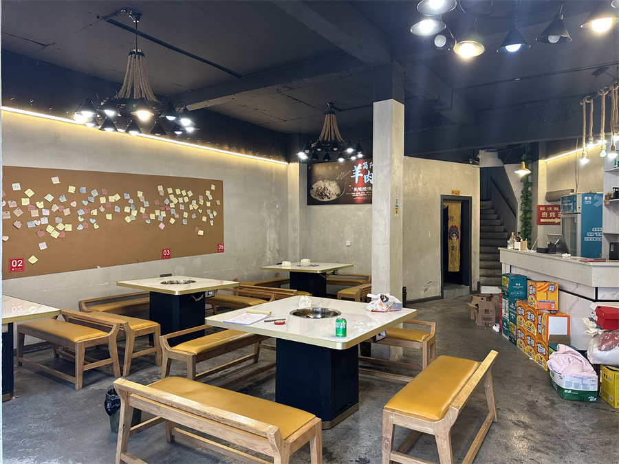 宣汉四代房300多平鱼火锅店转让(水电气三通)