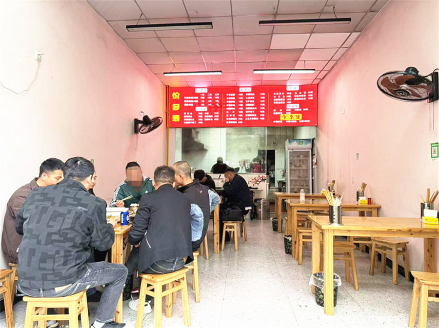 南外奥莱购物广场50平餐饮店转让(水电气三通)