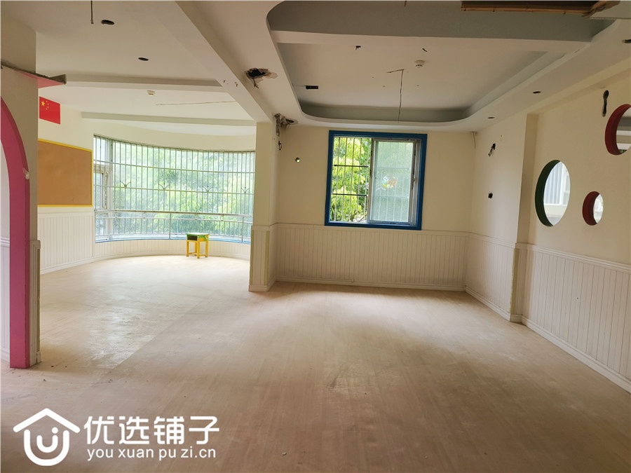 南外领域广场600㎡出租(有200露天阳台)