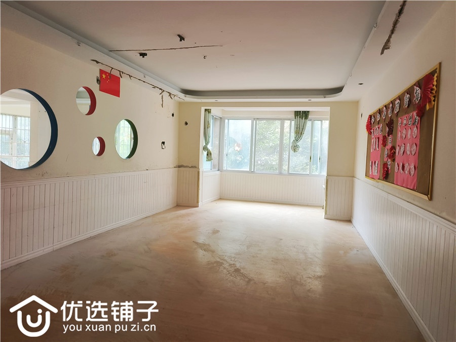 南外领域广场600㎡出租(有200露天阳台)