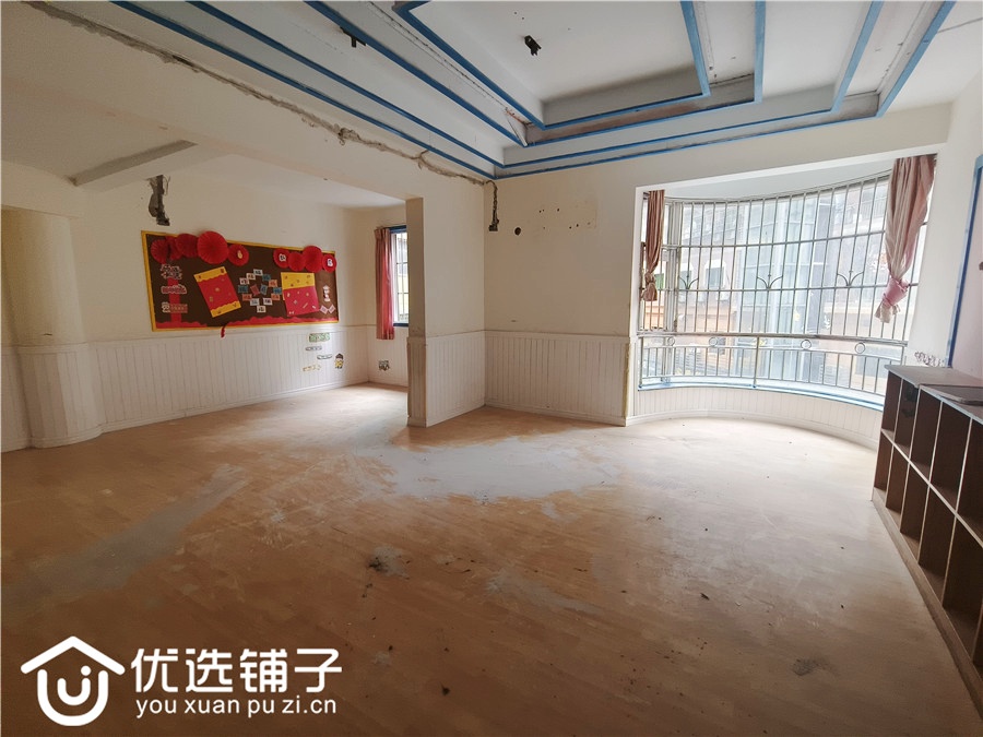 南外领域广场600㎡出租(有200露天阳台)