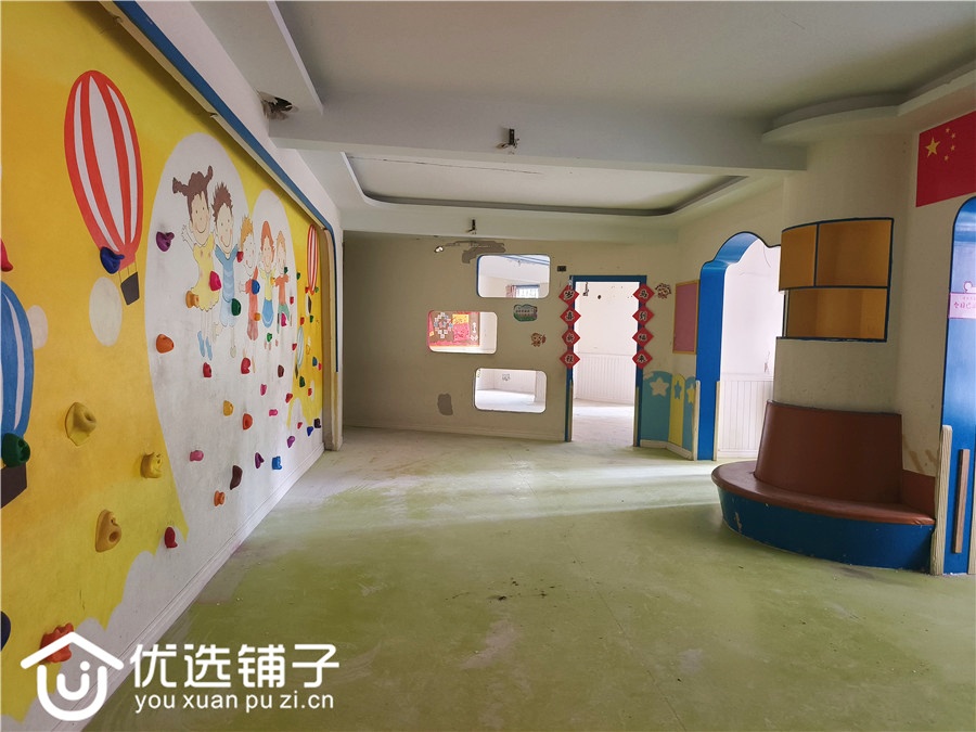 南外领域广场600㎡出租(有200露天阳台)