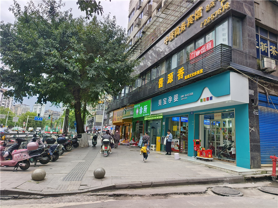 南外三叉路口150㎡商铺出租
