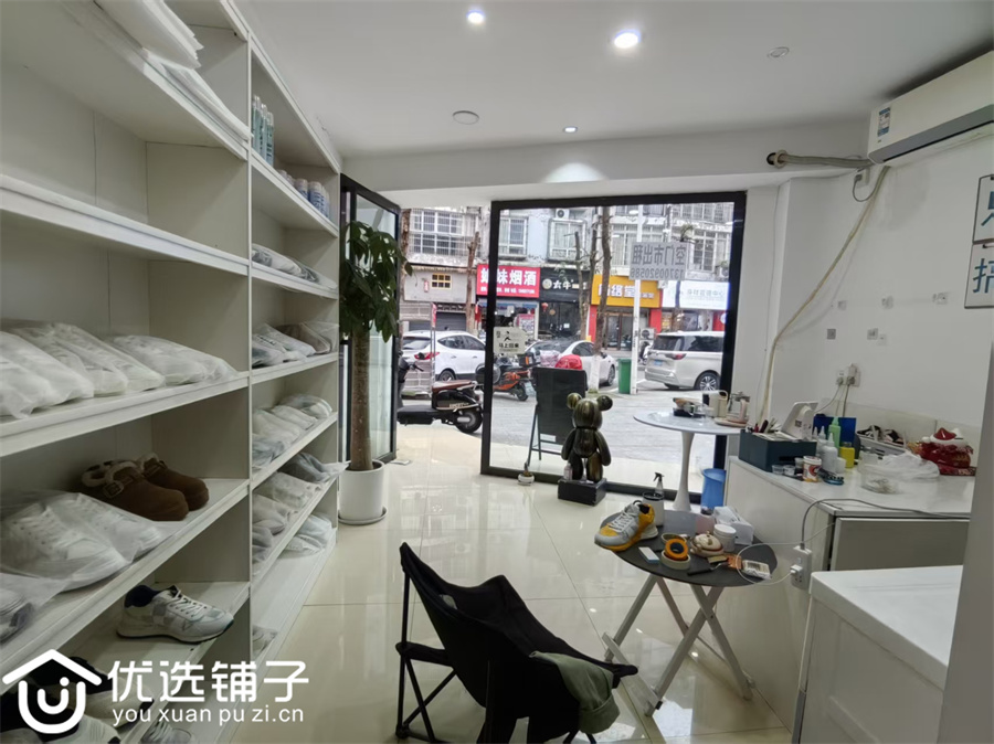 西外体育路28平空门市出租