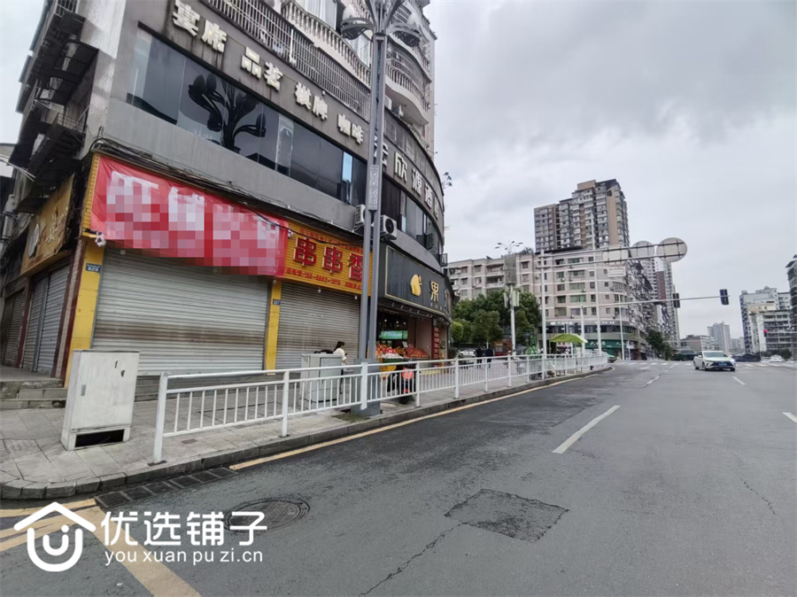 南外宏欣园酒楼旁138平5开间转角门市出租