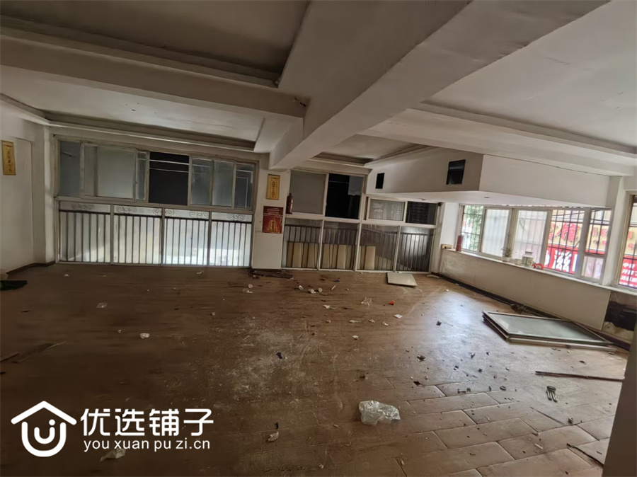 南外宏欣园酒楼旁138平5开间转角门市出租