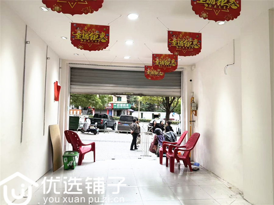 西外国粮旁60平旺铺房东直租(无转让费)