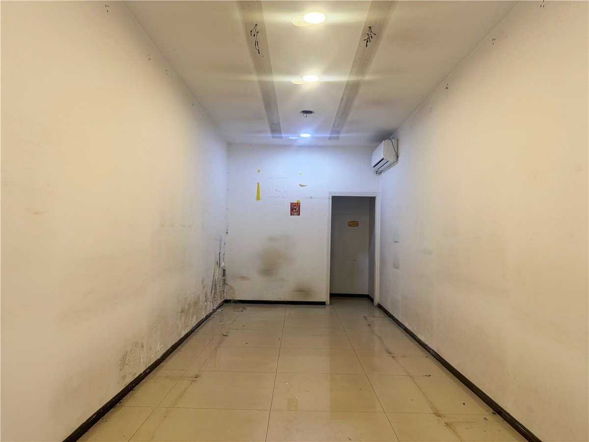 南外宏源小区35㎡门市出租