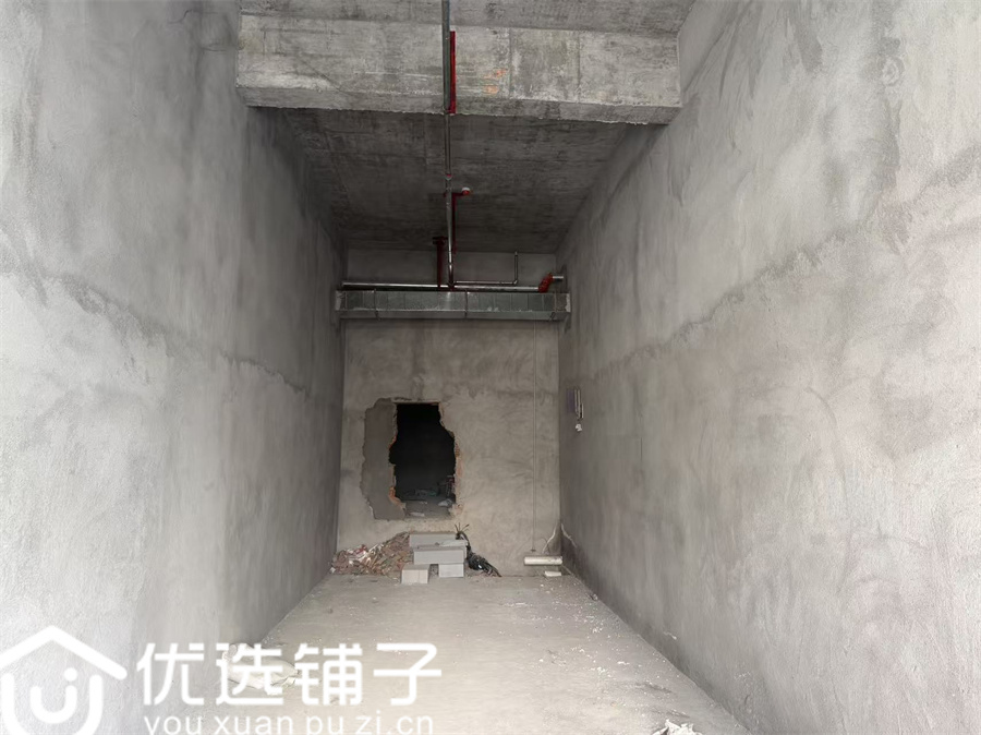 南外中医院对面35平旺铺出租无转让费