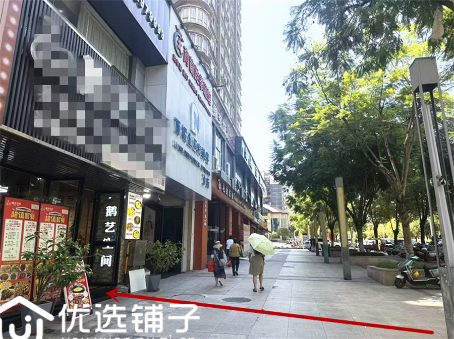 西外金龙大道480平餐饮店转让(水电气三通)
