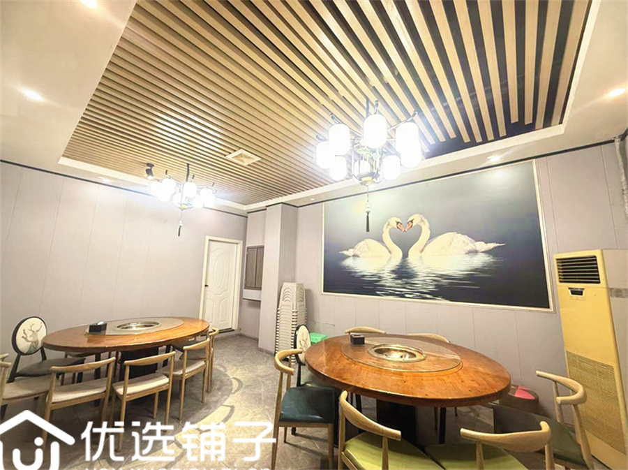 西外金龙大道480平餐饮店转让(水电气三通)