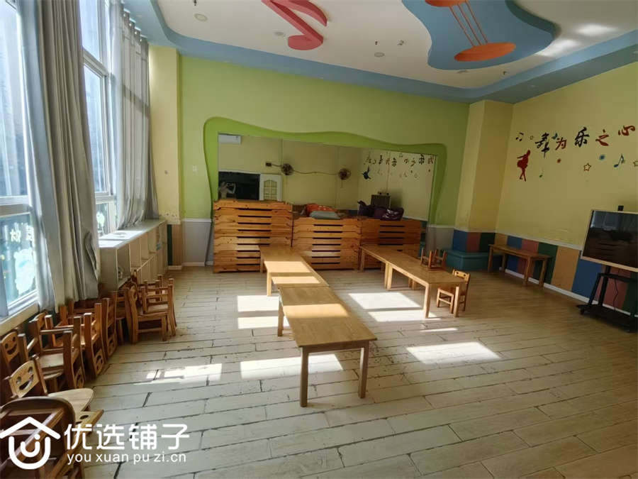 宣汉妇幼保健站旁1500平商业出租可分租(原幼儿园)
