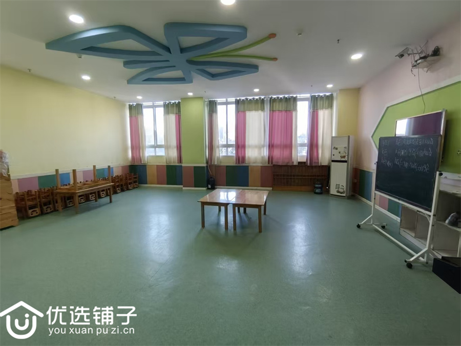 宣汉妇幼保健站旁1500平商业出租可分租(原幼儿园)