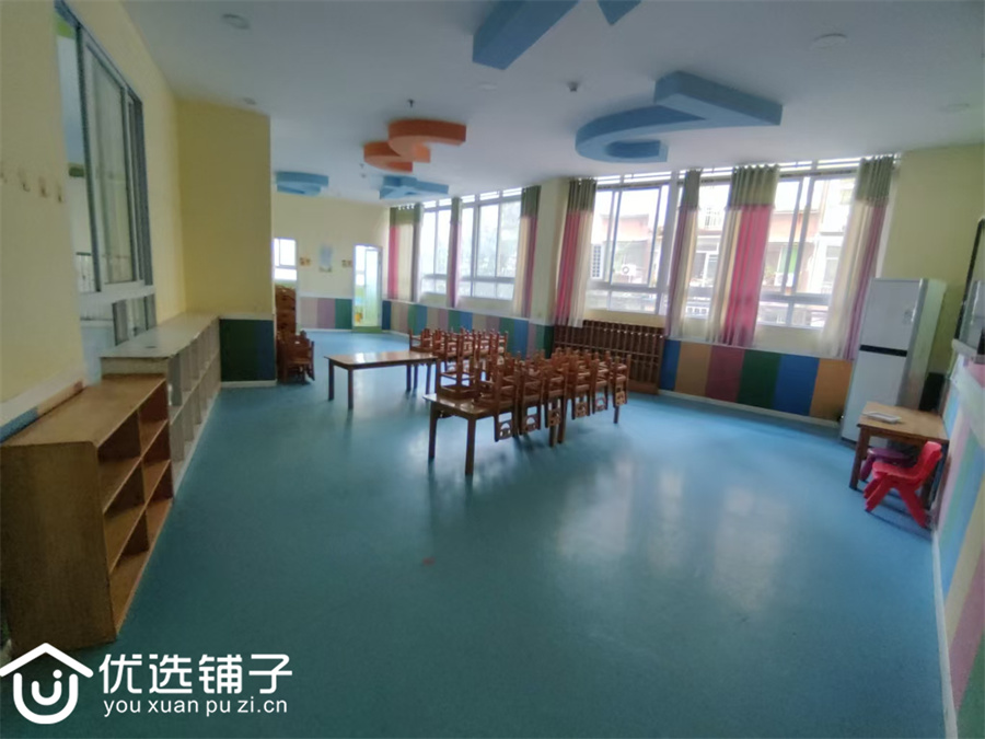 宣汉妇幼保健站旁1500平商业出租可分租(原幼儿园)