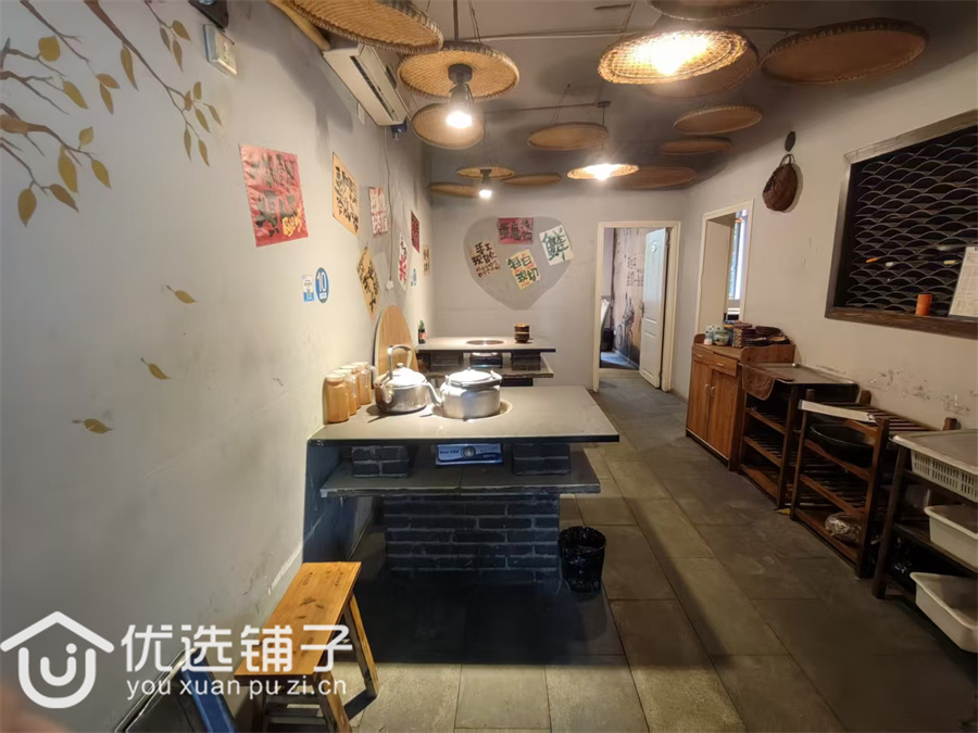 市内三圣宫200平二楼出租(原火锅店)