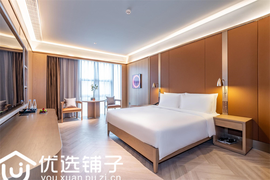 市内中心广场2500平大型酒店茶楼转让或招合伙人(可分转)