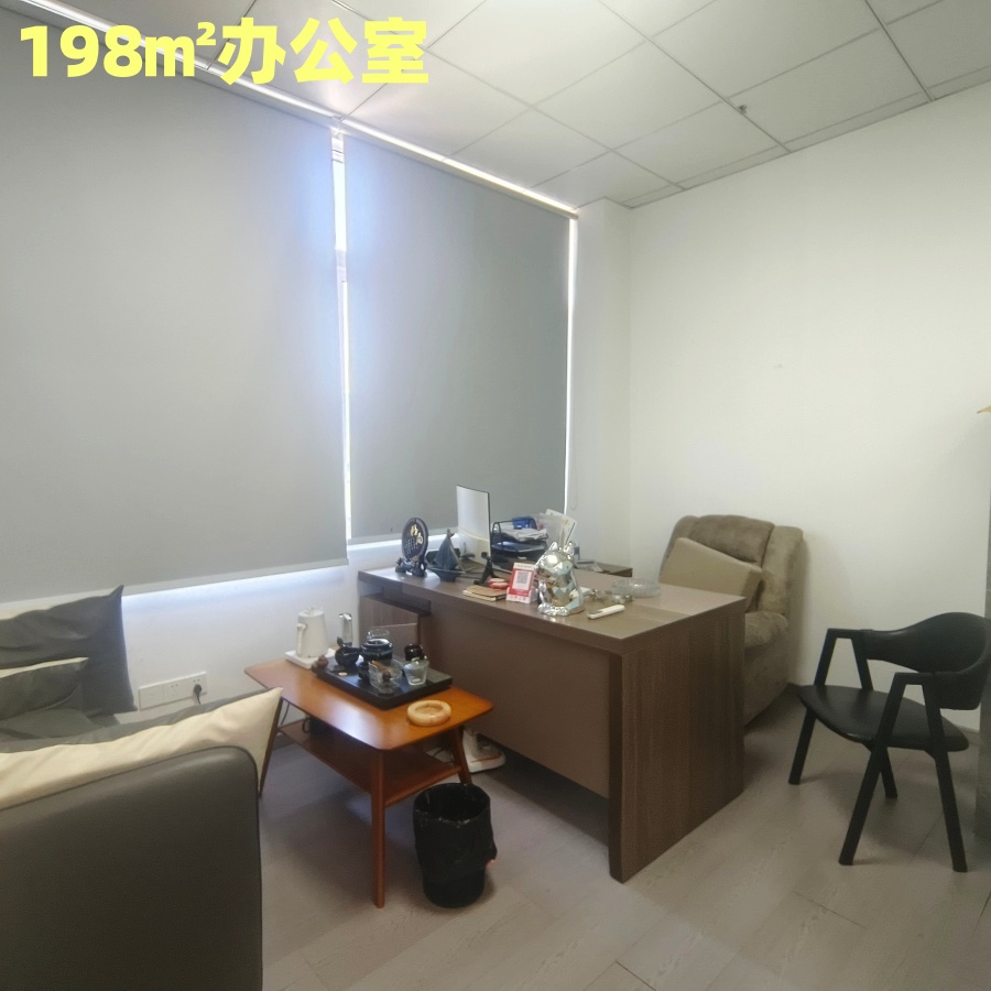 南外奥莱广场62㎡+198㎡办公室出租